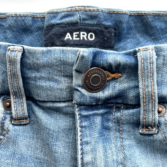 🌸Aero Mid Rise Curvy Jean Shorts. Size: 6 - Picture 3 of 7